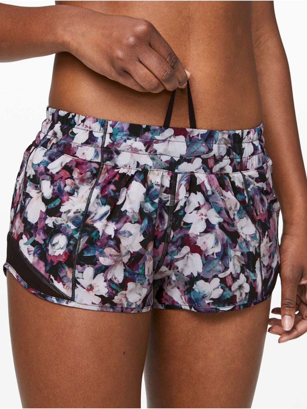 Lululemon Hotty Hot Short II *2.5"